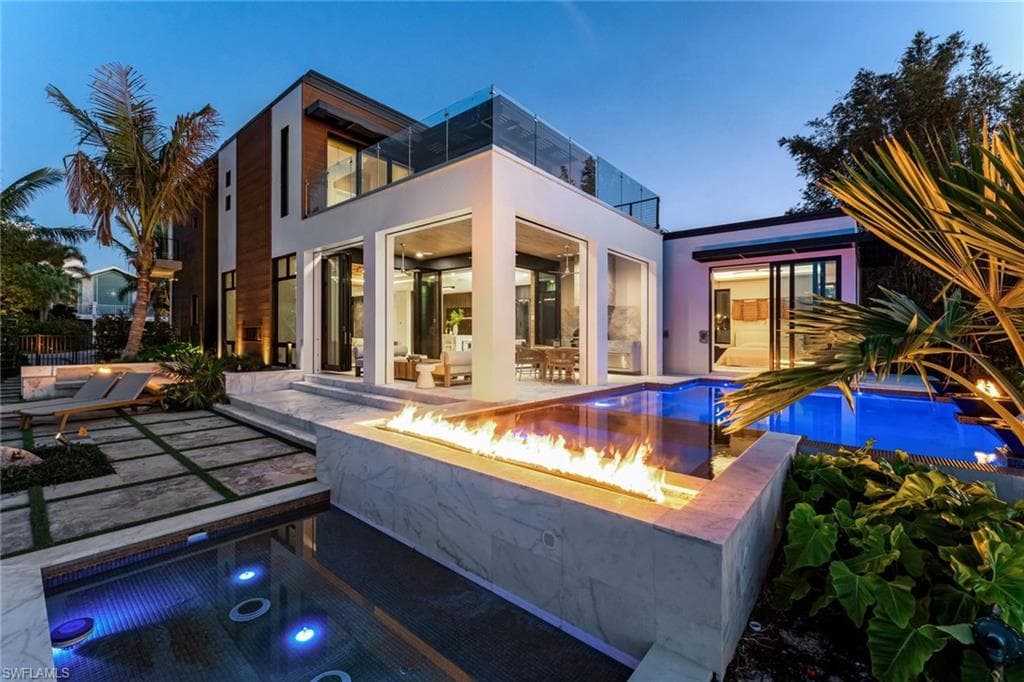 1100 Sandpiper ST, NAPLES FL 34102-40