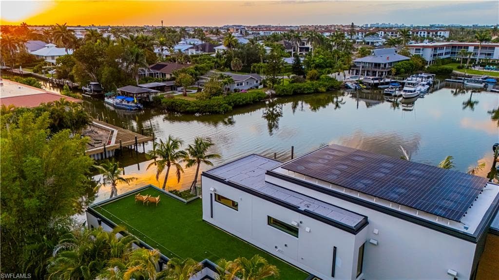 1100 Sandpiper ST, NAPLES FL 34102-44