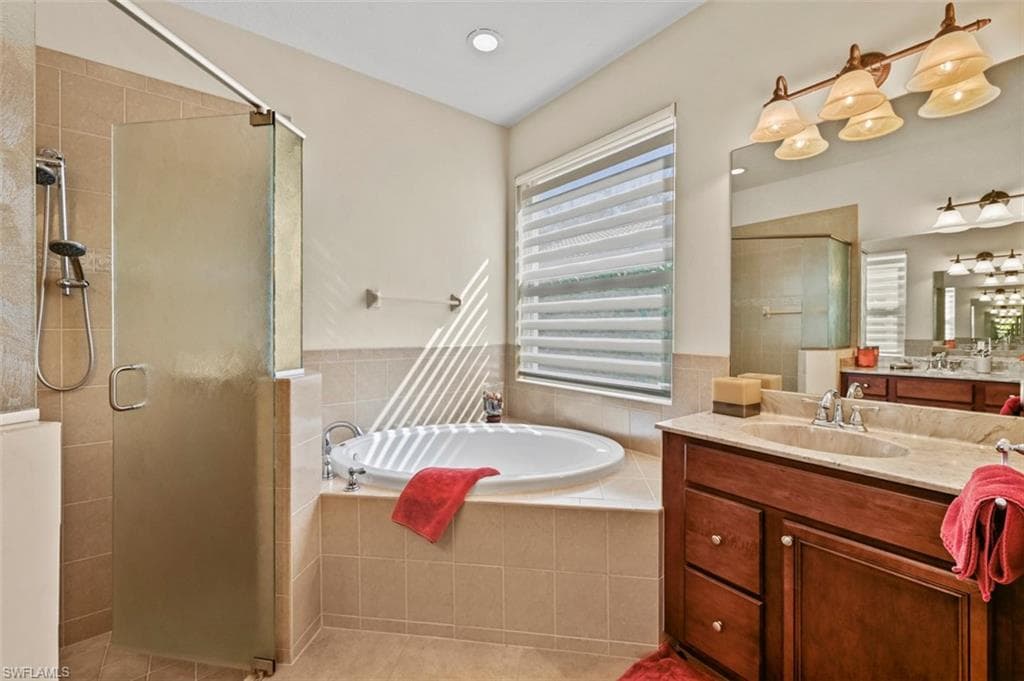 12723 Aviano DR, NAPLES FL 34105-10
