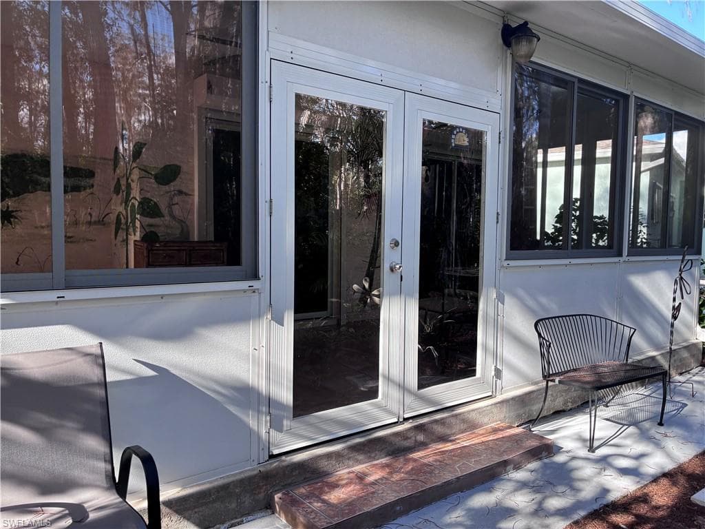 10727 Maui CIR, ESTERO FL 33928-4