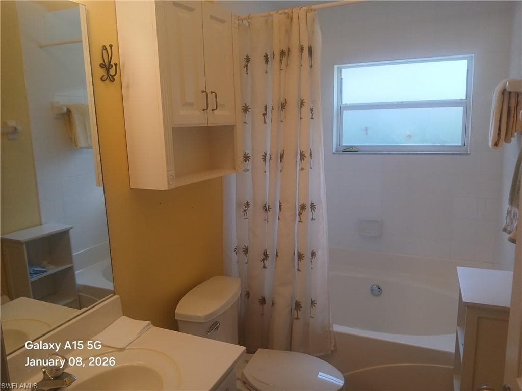 10727 Maui CIR, ESTERO FL 33928-8