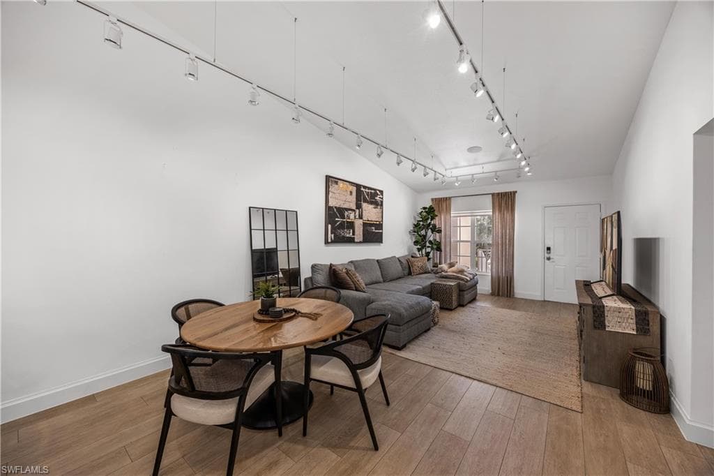 28871 Bermuda Lago CT 304-8