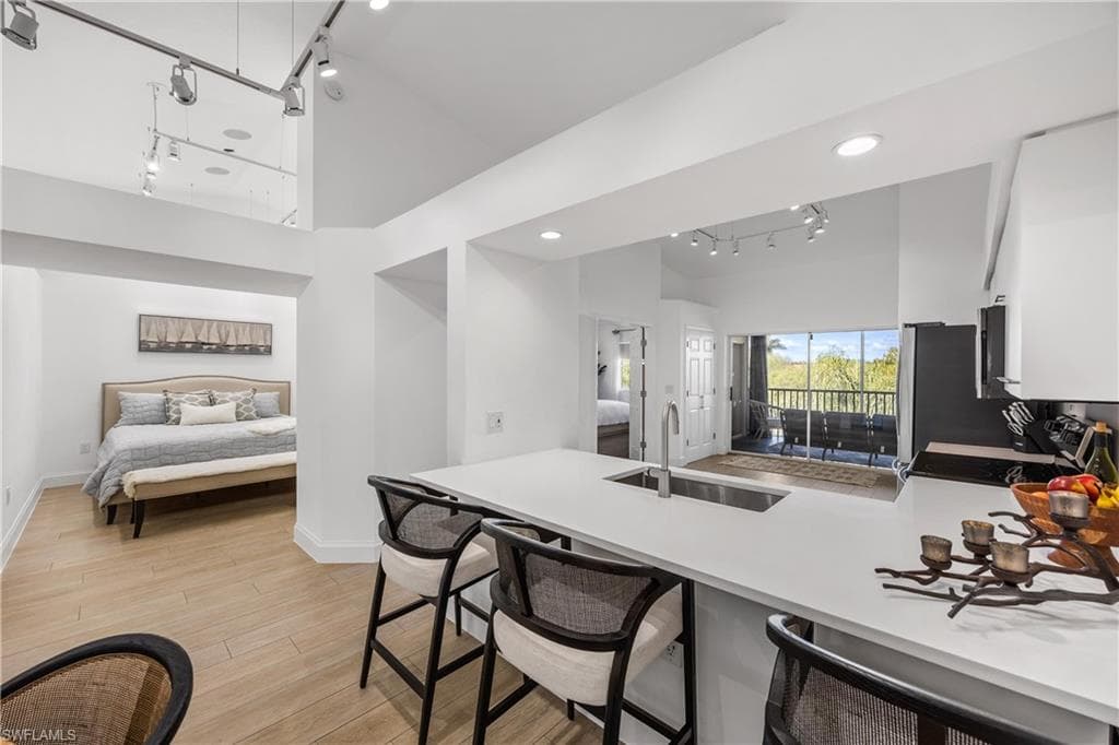 28871 Bermuda Lago CT 304-9