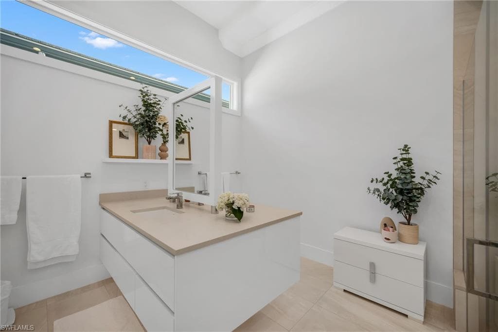 1671 Vinland WAY, NAPLES FL 34105-16