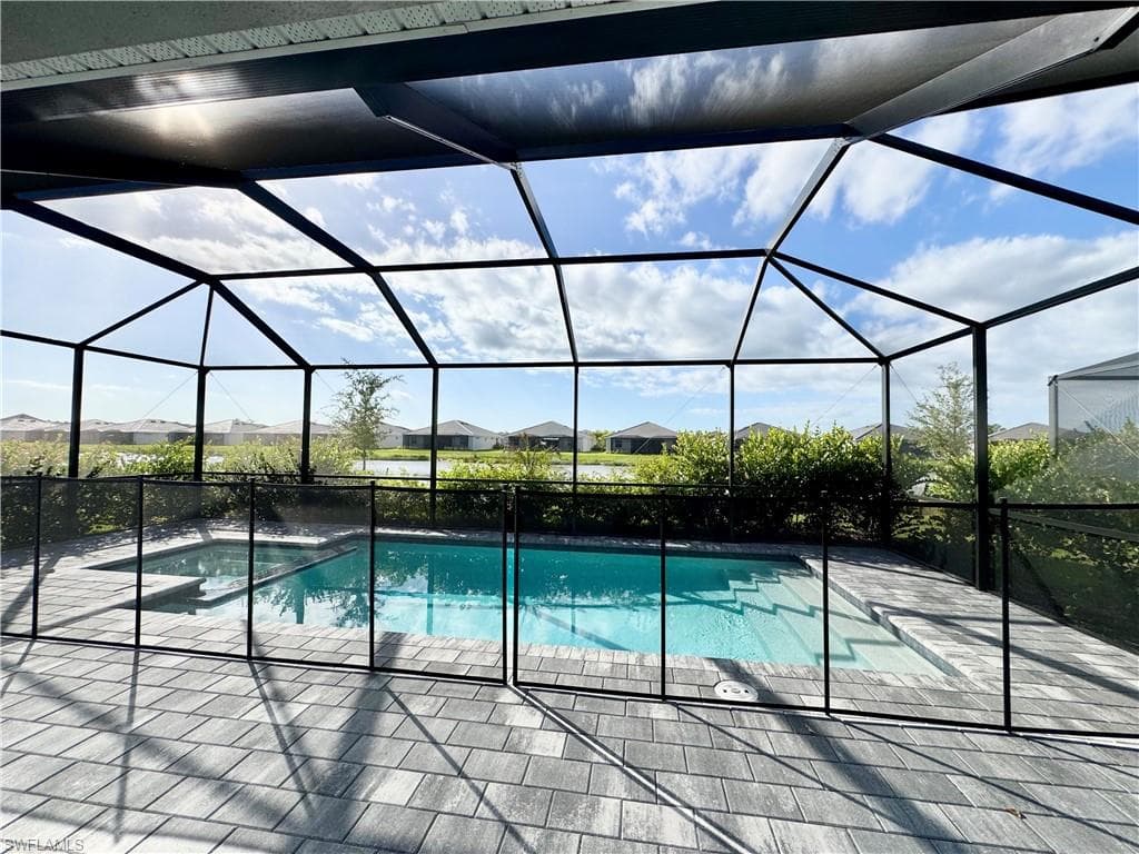 2258 Avocado LN, NAPLES FL 34120-15