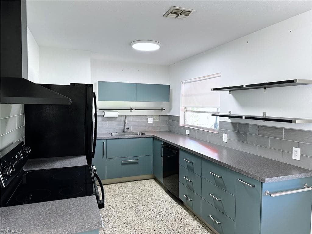 4360 Deleon ST, FORT MYERS FL 33901-6