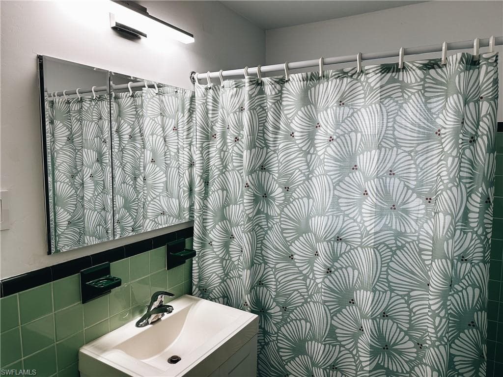 4360 Deleon ST, FORT MYERS FL 33901-14