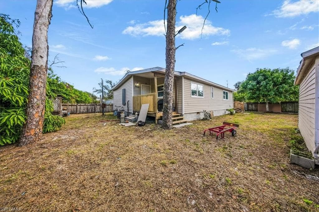 1978 Laurel LN, NORTH FORT MYERS FL 33917-5