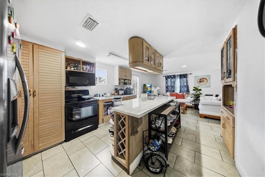 1978 Laurel LN, NORTH FORT MYERS FL 33917-23