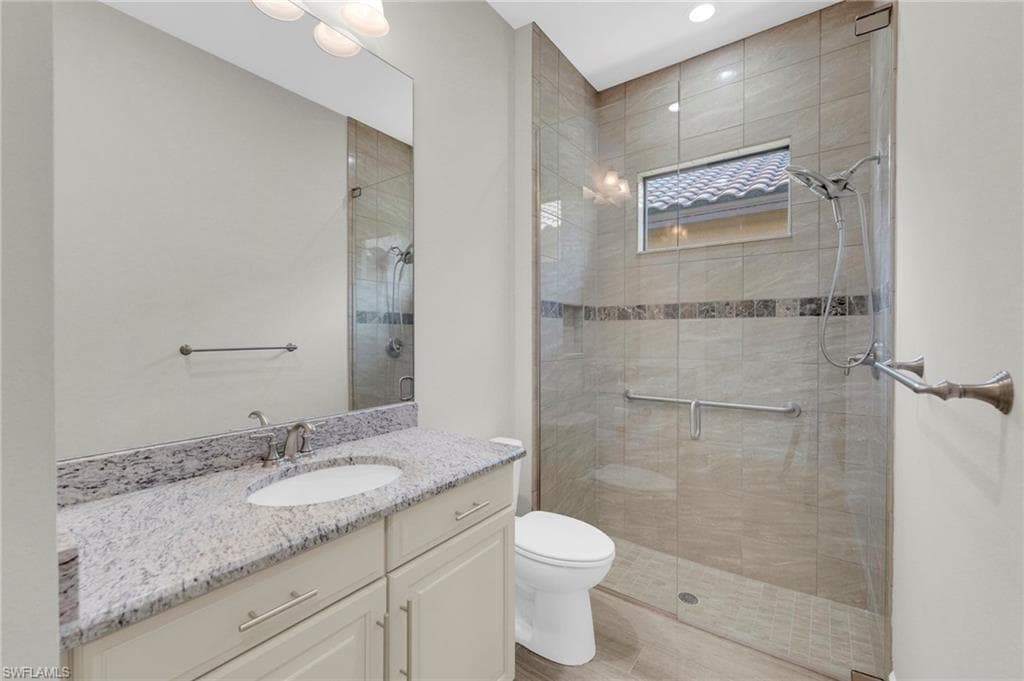 9276 Isla Bella CIR, BONITA SPRINGS FL 34135-25