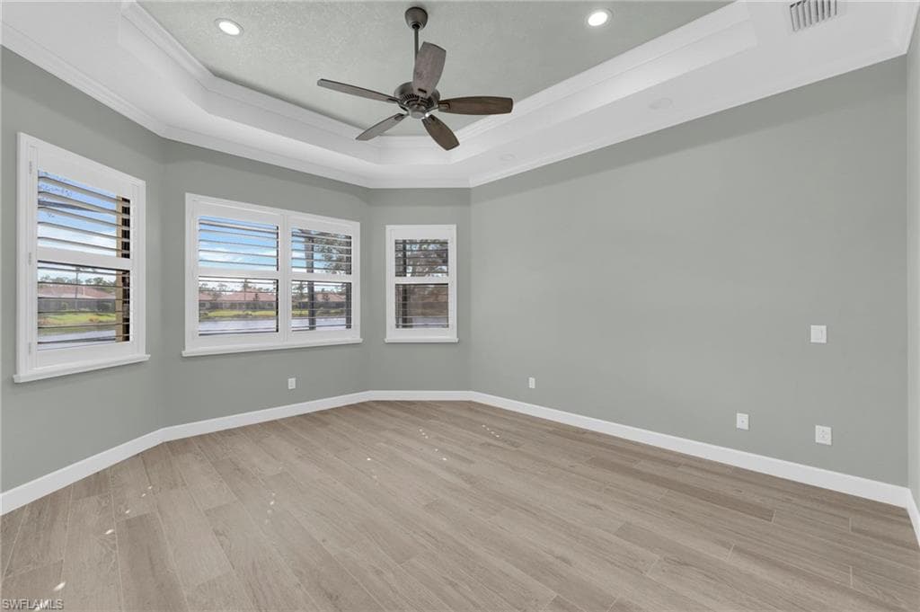 9276 Isla Bella CIR, BONITA SPRINGS FL 34135-18