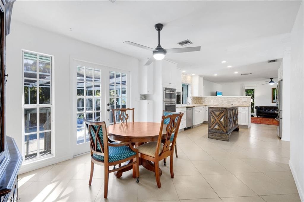 4352 Parrot AVE, NAPLES FL 34104-11