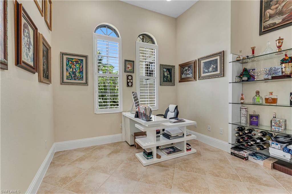 1015 Tivoli DR, NAPLES FL 34104-10