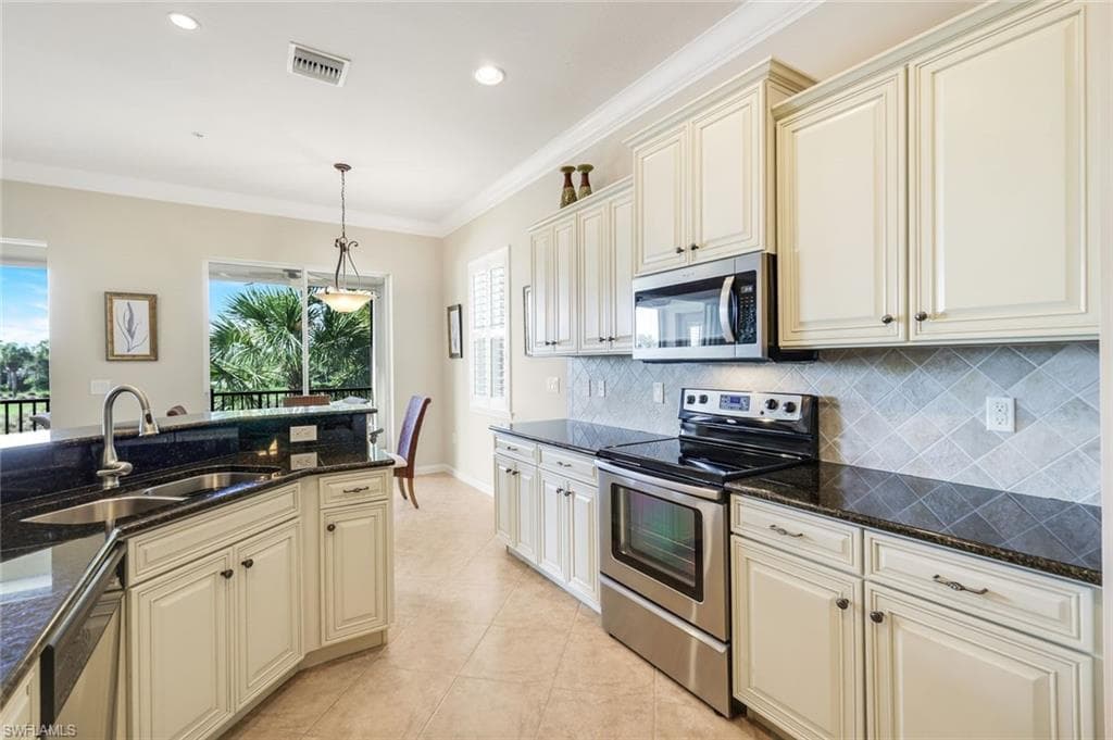 9513 Ironstone TER # 202, NAPLES FL 34120-14
