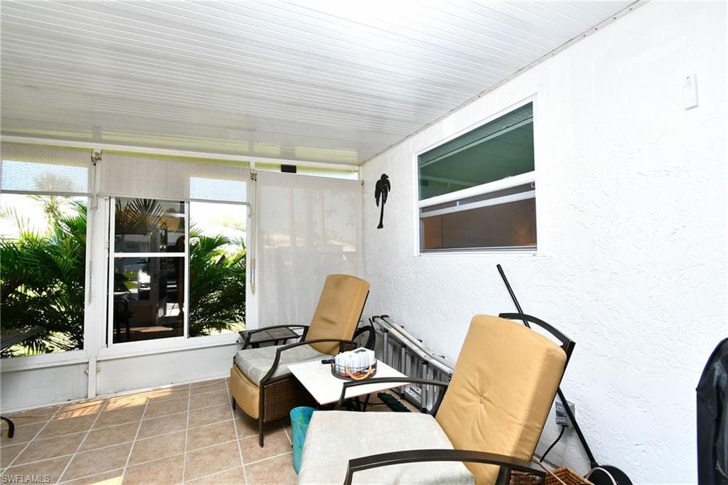 40 Heath Aster LN, LEHIGH ACRES FL 33936-5