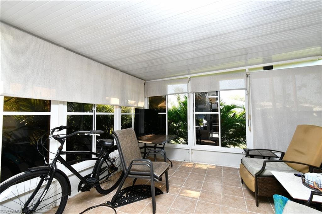 40 Heath Aster LN, LEHIGH ACRES FL 33936-4