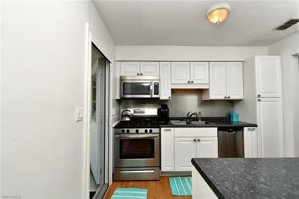 40 Heath Aster LN, LEHIGH ACRES FL 33936-8