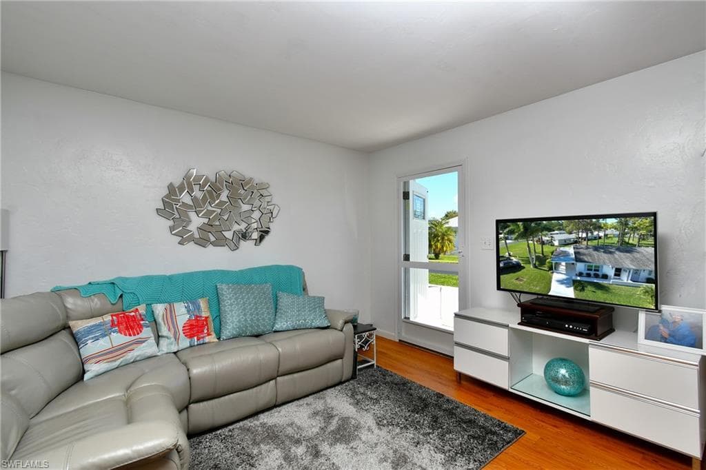 40 Heath Aster LN, LEHIGH ACRES FL 33936-9