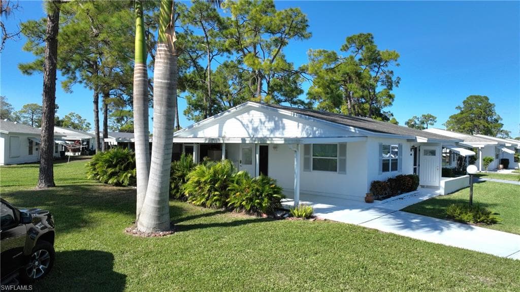 40 Heath Aster LN, LEHIGH ACRES FL 33936-24