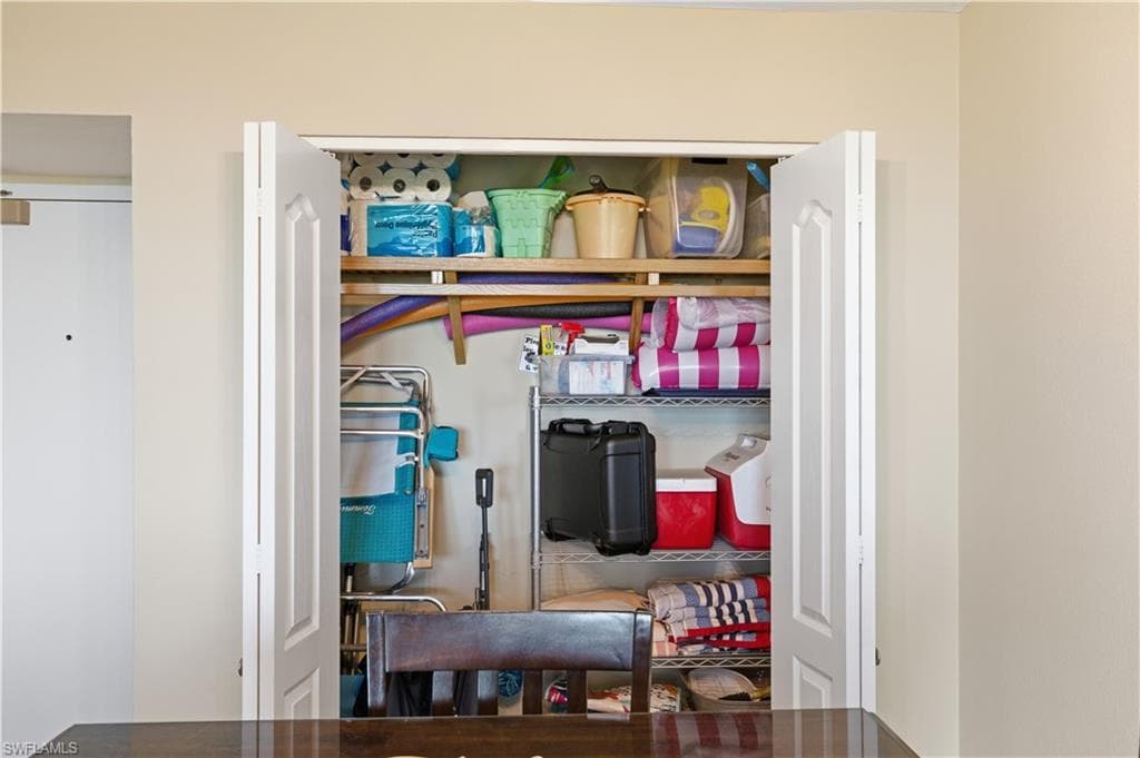 440 Seaview CT # 910, MARCO ISLAND FL 34145-27