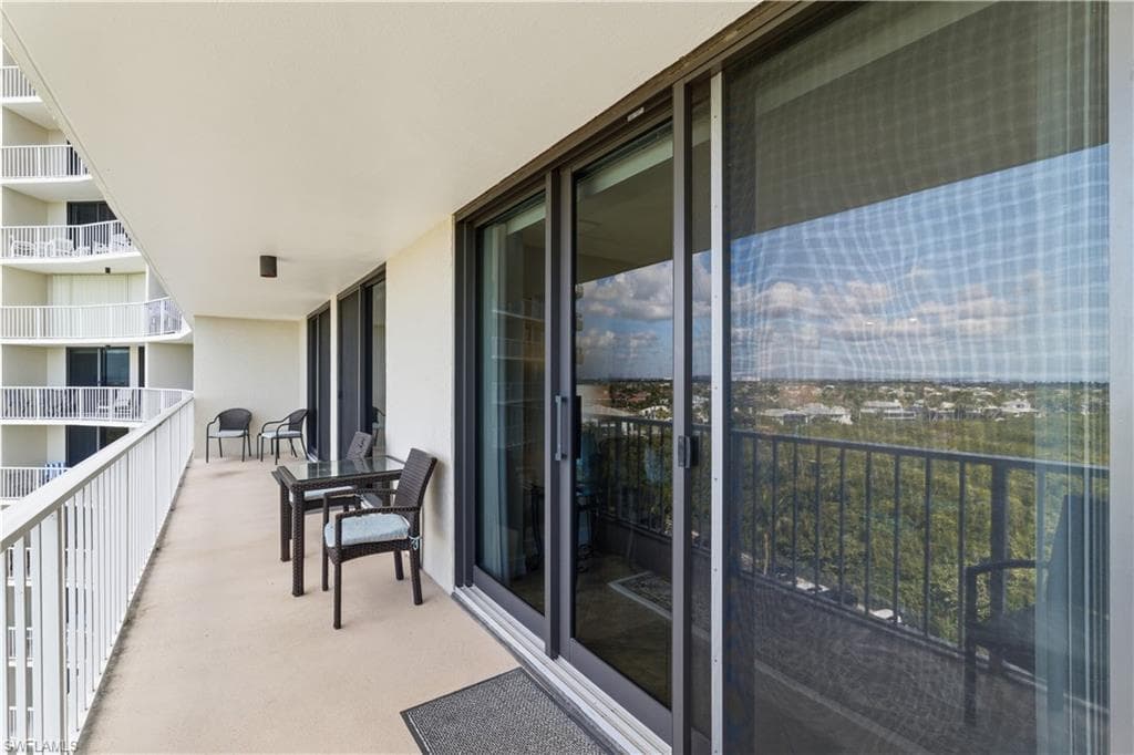 440 Seaview CT # 910, MARCO ISLAND FL 34145-7