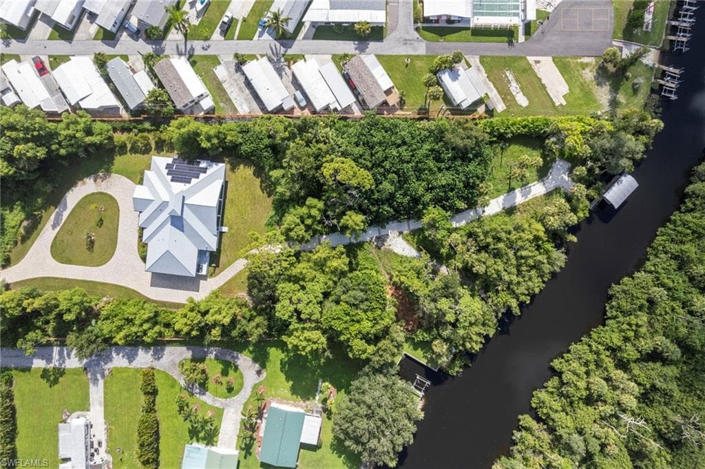 4381 Broadway AVE W, ESTERO FL 33928-44