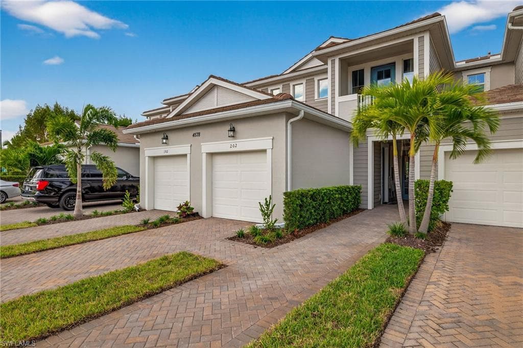 4578 Arboretum # 202, NAPLES FL 34112-1