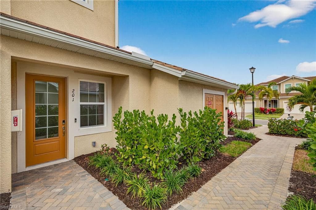 4646 Arboretum CIR # 201, NAPLES FL 34112-1
