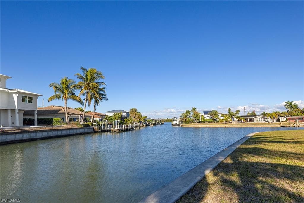 271 Randy LN, FORT MYERS BEACH FL 33931-8