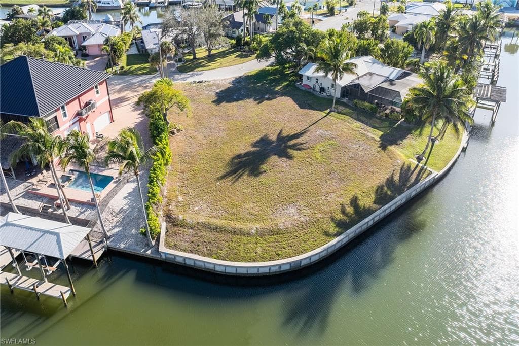 271 Randy LN, FORT MYERS BEACH FL 33931-13