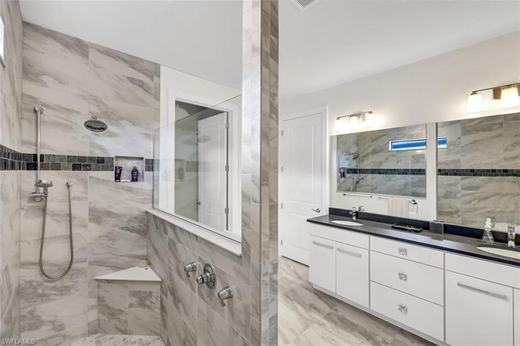 9238 Plover DR, NAPLES FL 34120-14