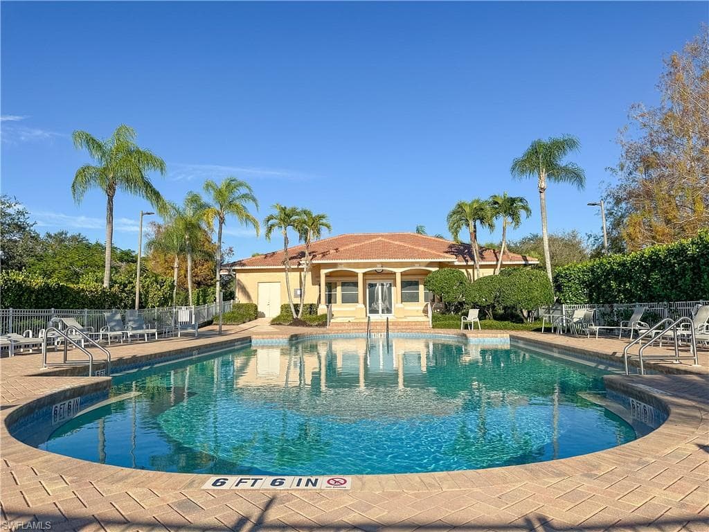 948 Chesapeake Bay CT, NAPLES FL 34120-32