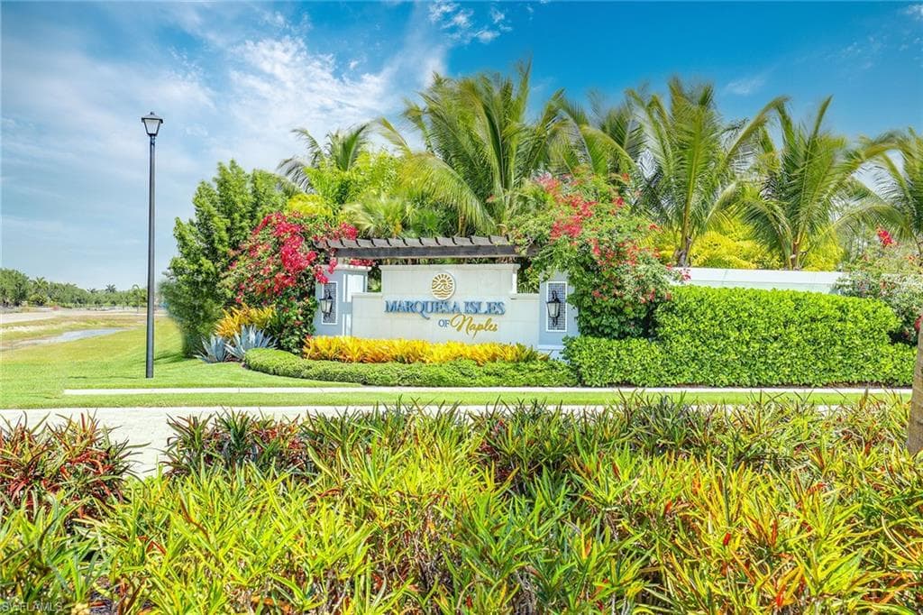 2303 Marquesa CIR, NAPLES FL 34112-40