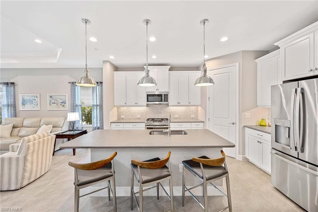 2303 Marquesa CIR, NAPLES FL 34112-7