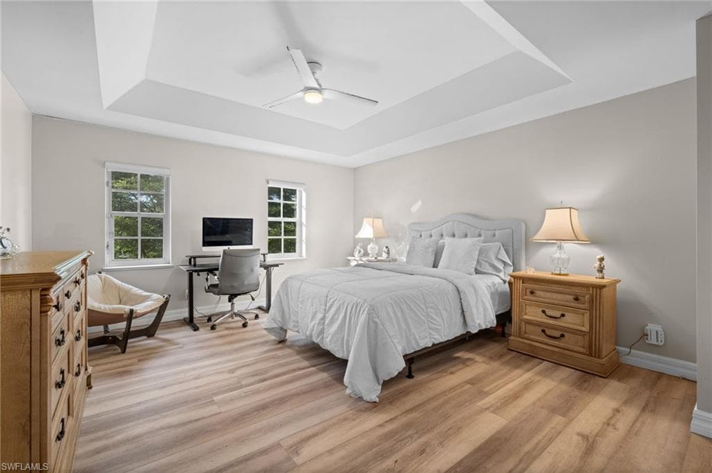 9250 The LN, NAPLES FL 34109-33