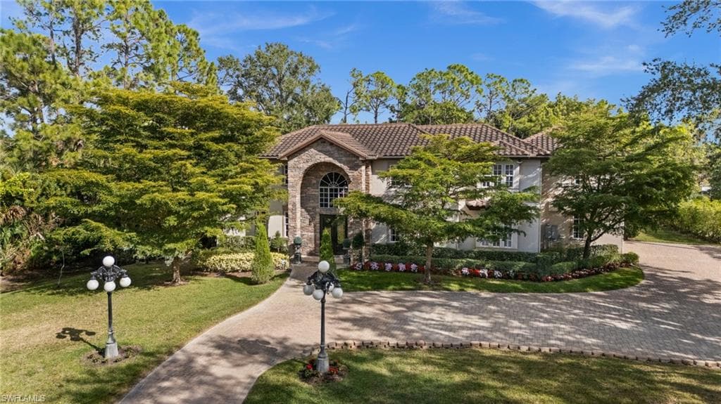 9250 The LN, NAPLES FL 34109-44