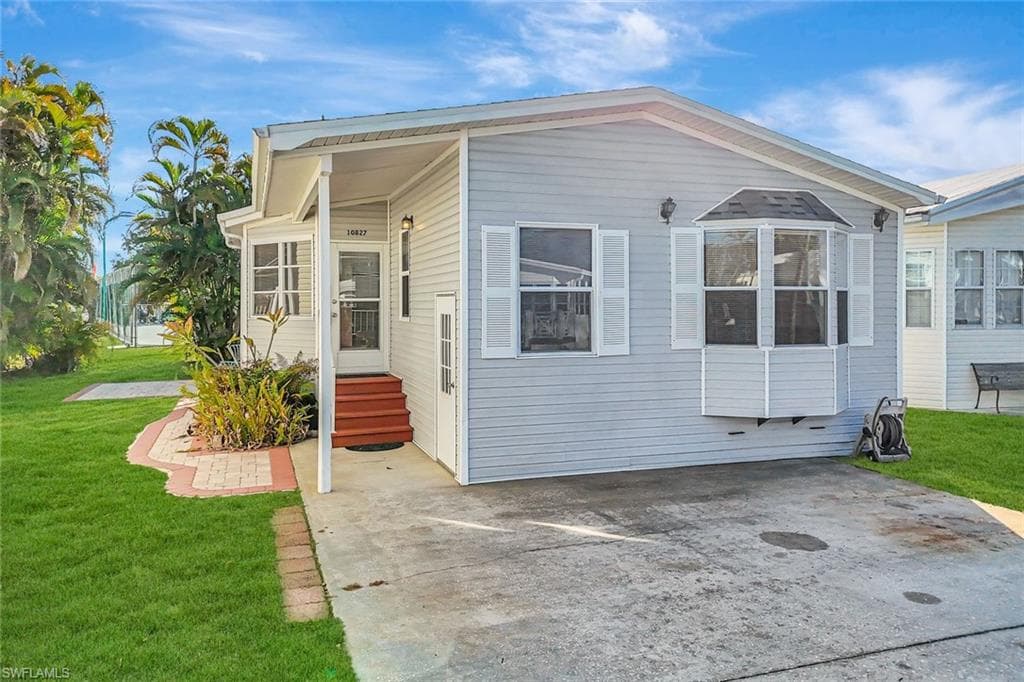 10827 Little Heron CIR, ESTERO FL 33928-1