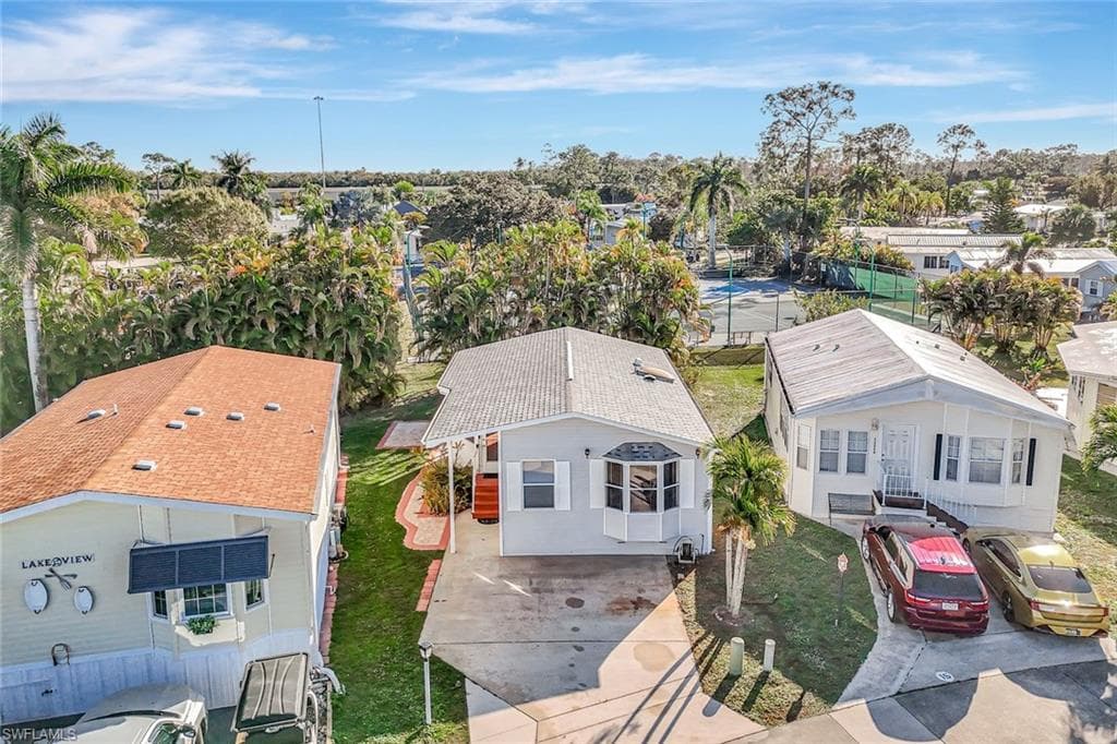 10827 Little Heron CIR, ESTERO FL 33928-2