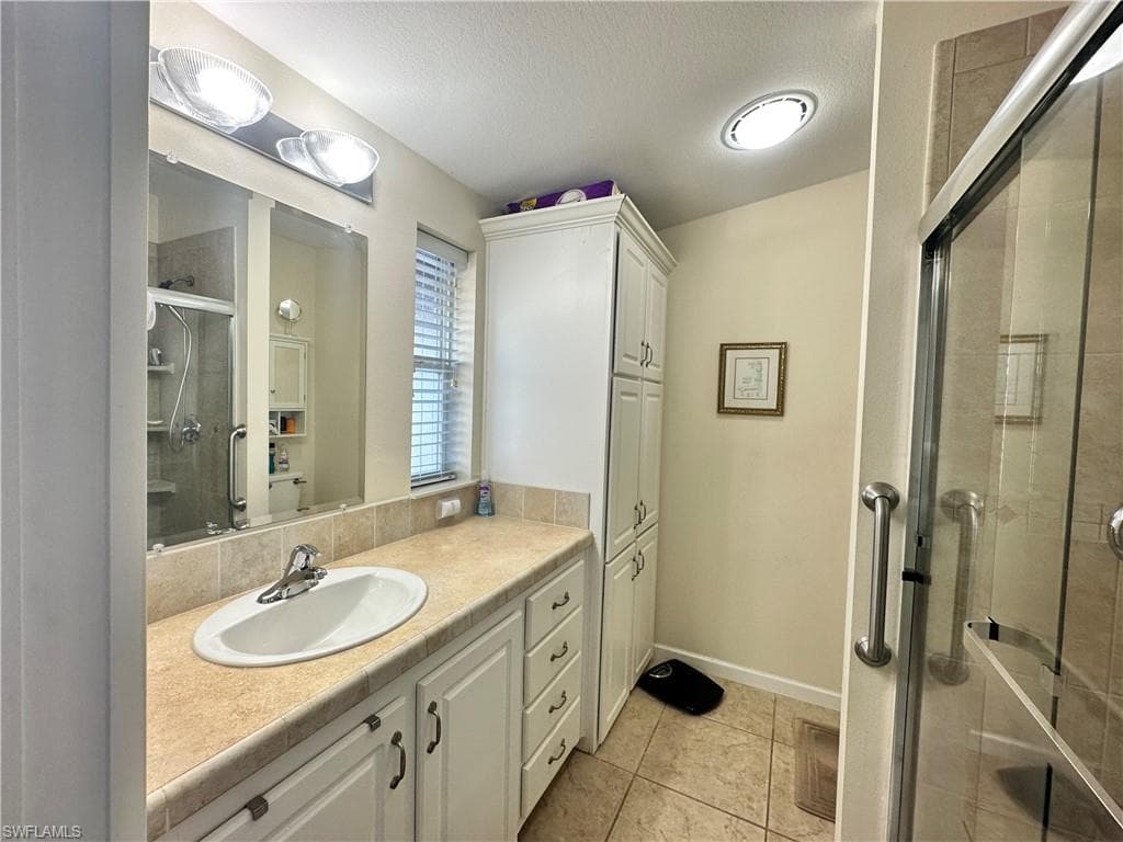 1514 Diamond Lake CIR, NAPLES FL 34114-20