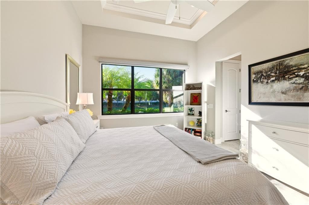 7253 Wilton DR, NAPLES FL 34109-27