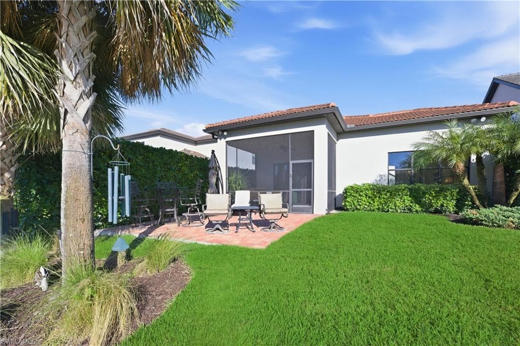 7253 Wilton DR, NAPLES FL 34109-37