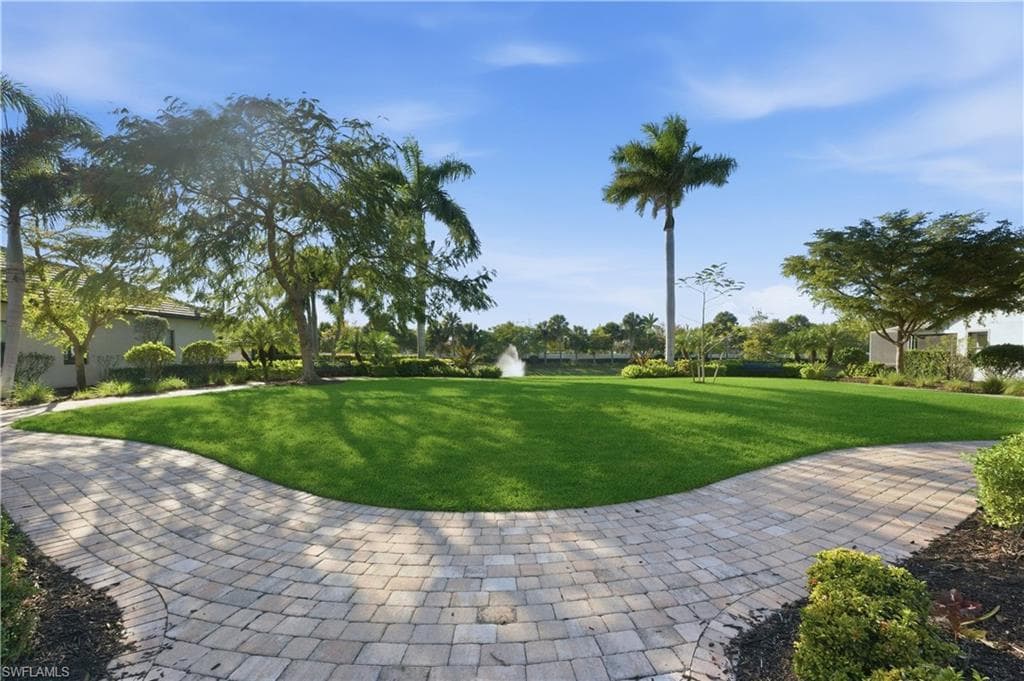 7253 Wilton DR, NAPLES FL 34109-38