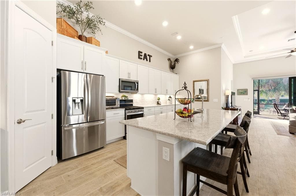 7253 Wilton DR, NAPLES FL 34109-20