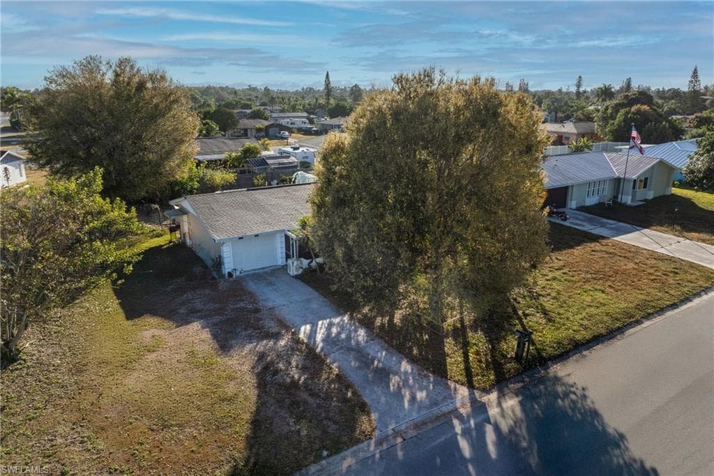 124 Durland AVE, LEHIGH ACRES FL 33936-1