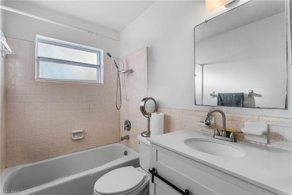 124 Durland AVE, LEHIGH ACRES FL 33936-18