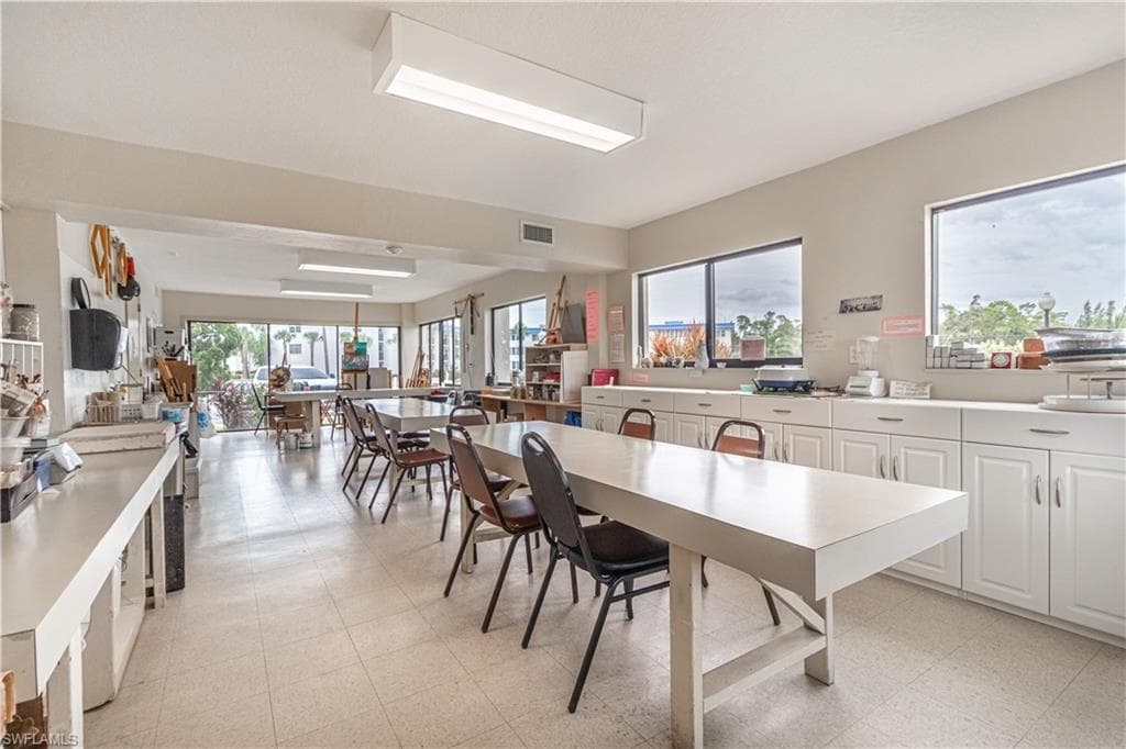 1660 Pine Valley DR # 210, FORT MYERS FL 33907-30