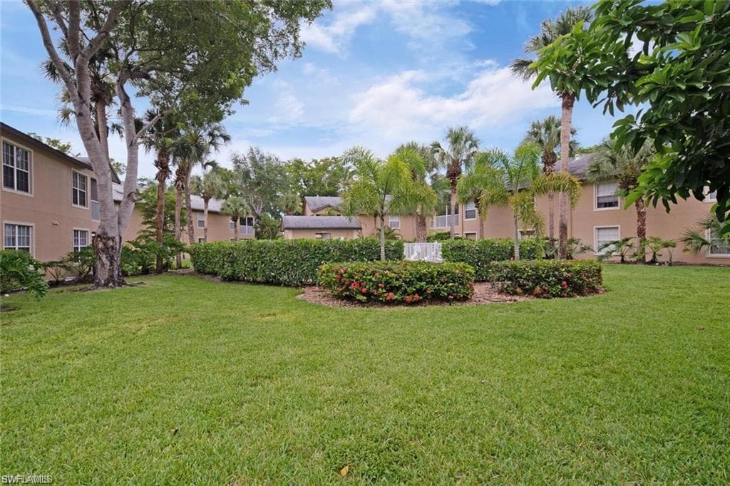 9589 Crescent Garden DR # 102, NAPLES FL 34109-10