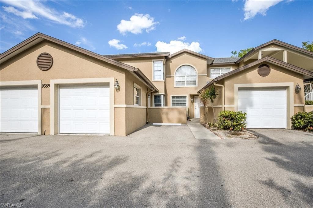 9589 Crescent Garden DR # 102, NAPLES FL 34109-18