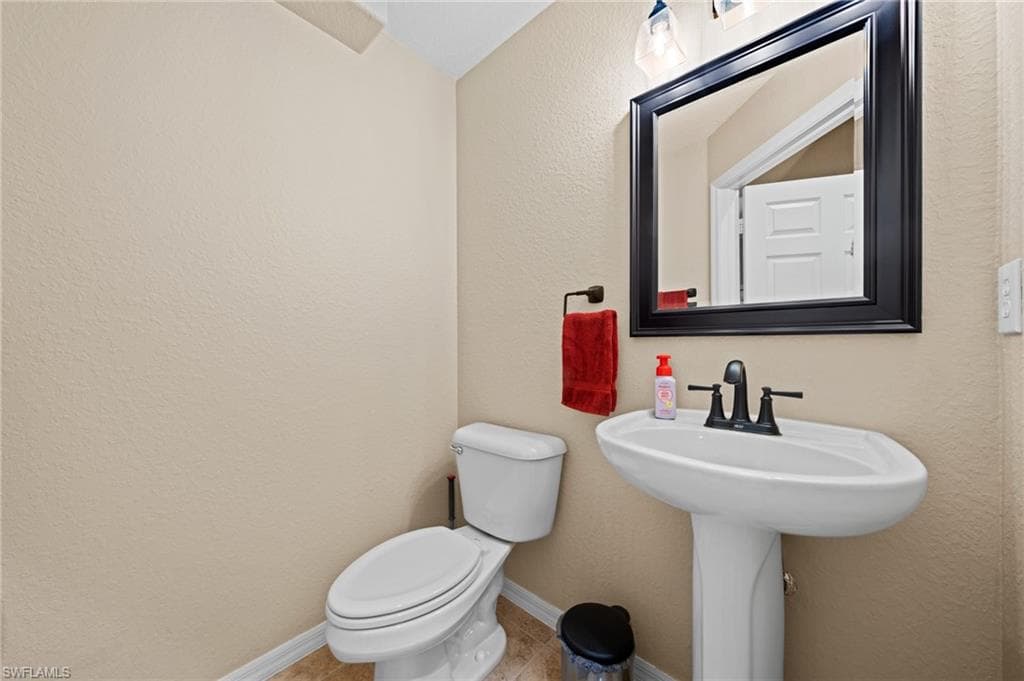 2084 Cape Heather CIR-25