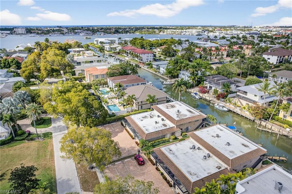 1523 Chesapeake AVE # B4, NAPLES FL 34102-35